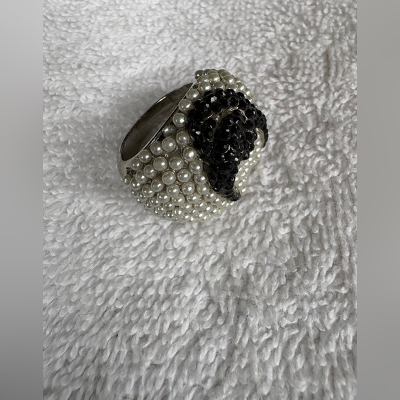 Vintage Statement Pearl & Black Rhinestone Ring - Size 7 - Picture 9 of 17